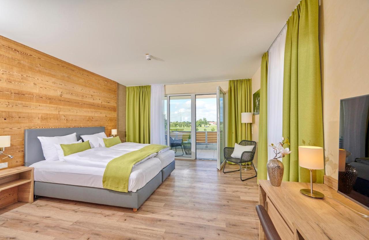 Bachhof Resort Hotel Kirchroth エクステリア 写真