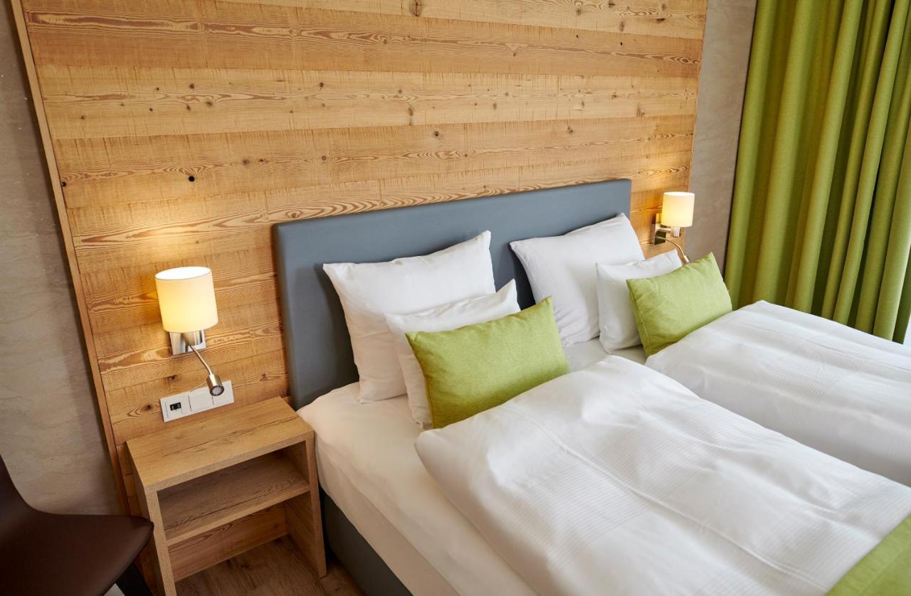 Bachhof Resort Hotel Kirchroth エクステリア 写真