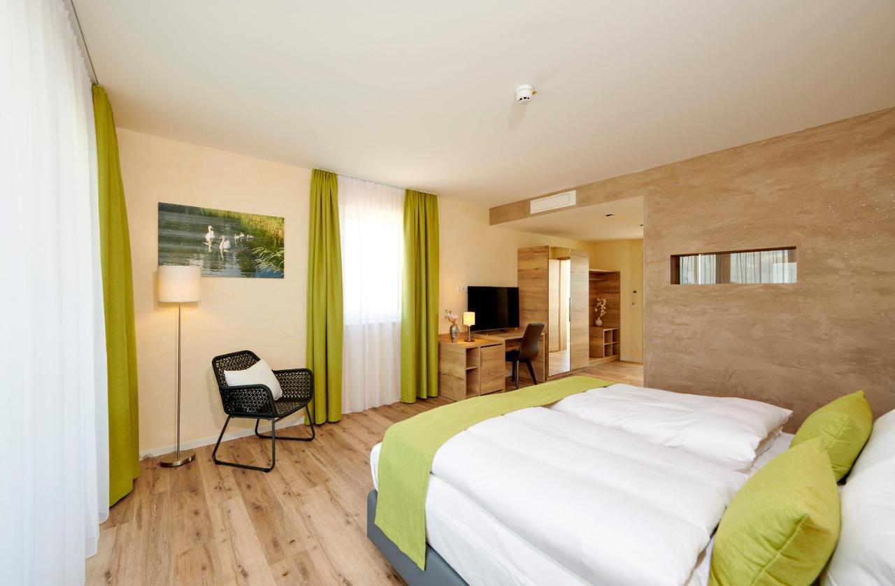 Bachhof Resort Hotel Kirchroth エクステリア 写真
