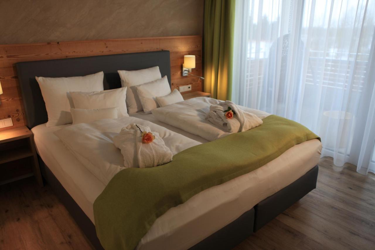 Bachhof Resort Hotel Kirchroth エクステリア 写真