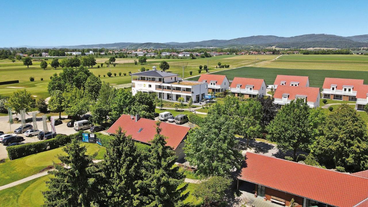 Bachhof Resort Hotel Kirchroth エクステリア 写真