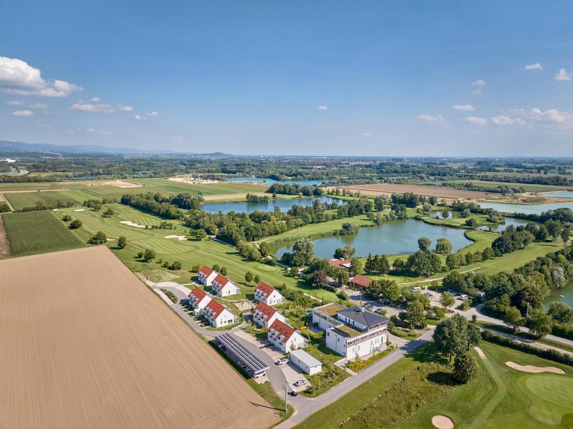 Bachhof Resort Hotel Kirchroth エクステリア 写真